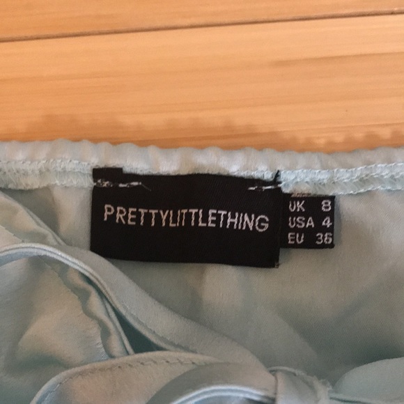 PrettyLittleThing Blue Satin Ruched Open Front Top - Picture 3 of 8